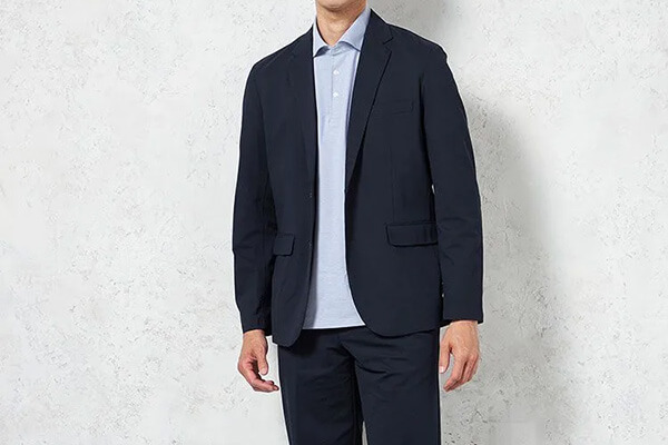 セットアップを使った春のオフィスカジュアルコーデ