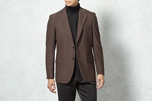 ジャケット×タートルネックの秋のオフィスカジュアルコーデ