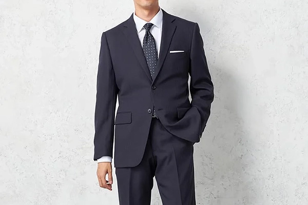 ビジネスシーンにおすすめのスーツコーデ