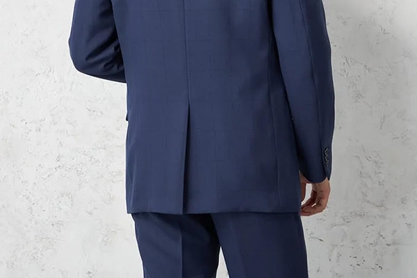 スーツ・ジャケットにおける「着丈」のバランス