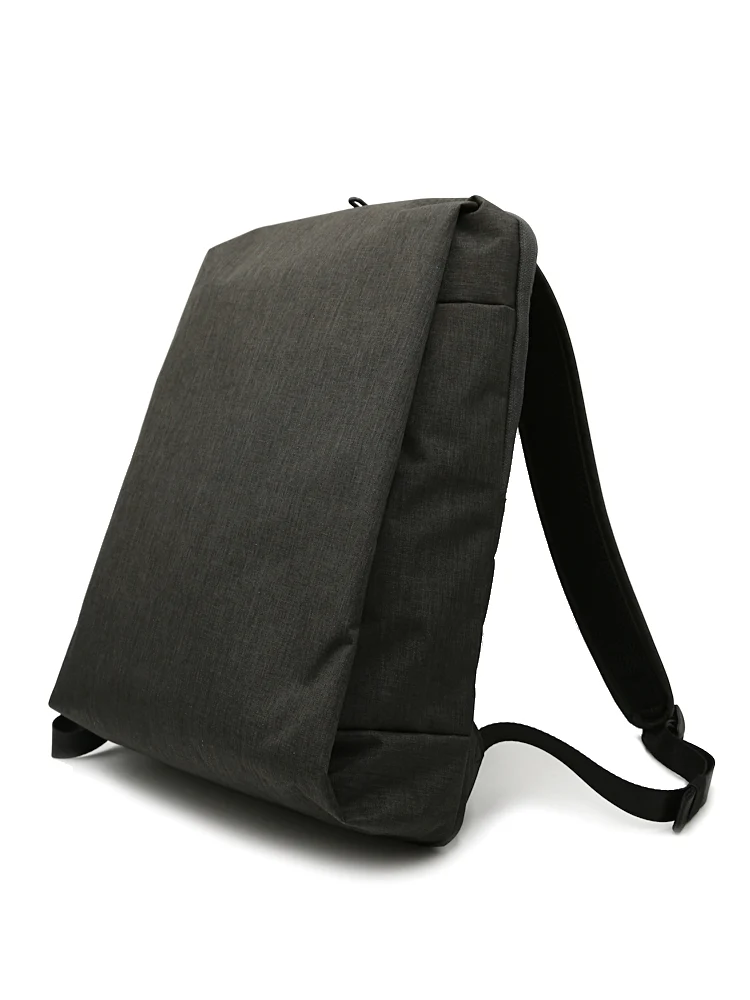 人間工学に基づいて作られた『SOU』ビジネスリュックメンズバッグ無地通年